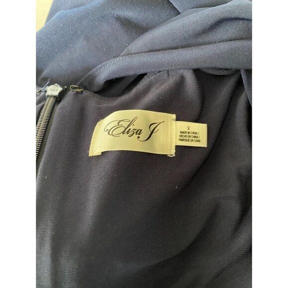 Eliza J Embellished Gown with Cape- size 2 - Picture 6 of 7